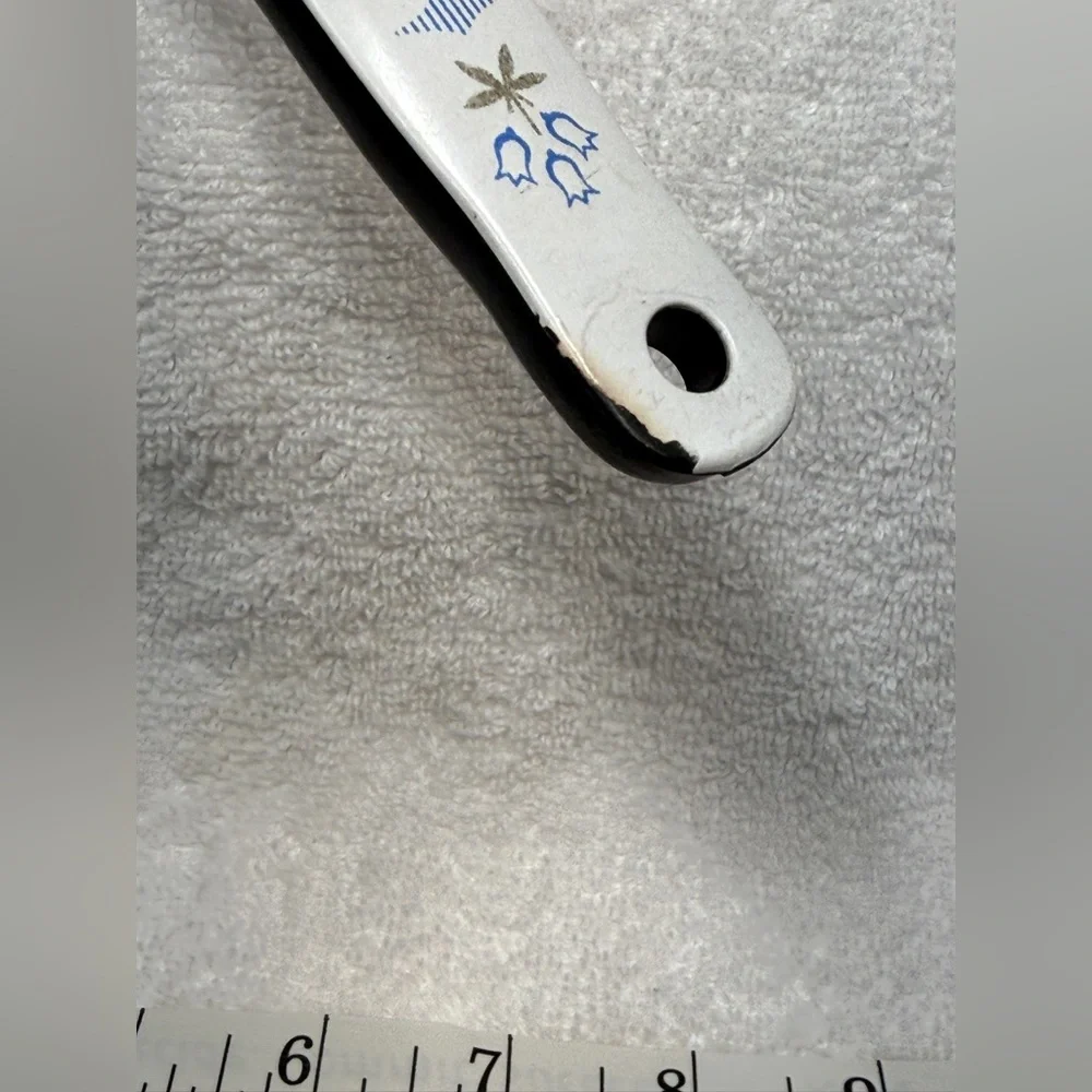 Ekco vintage meet fork with Dutch Blue Tulip pattern